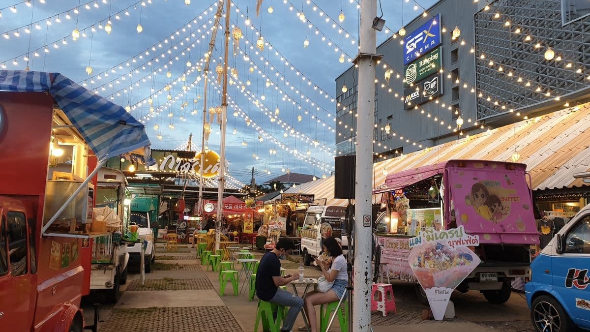 Riverside Weekend Night Market 2